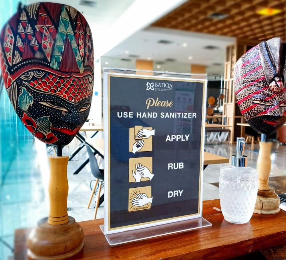 Batiqa Hotel & Apartments Karawang Eksteriør billede
