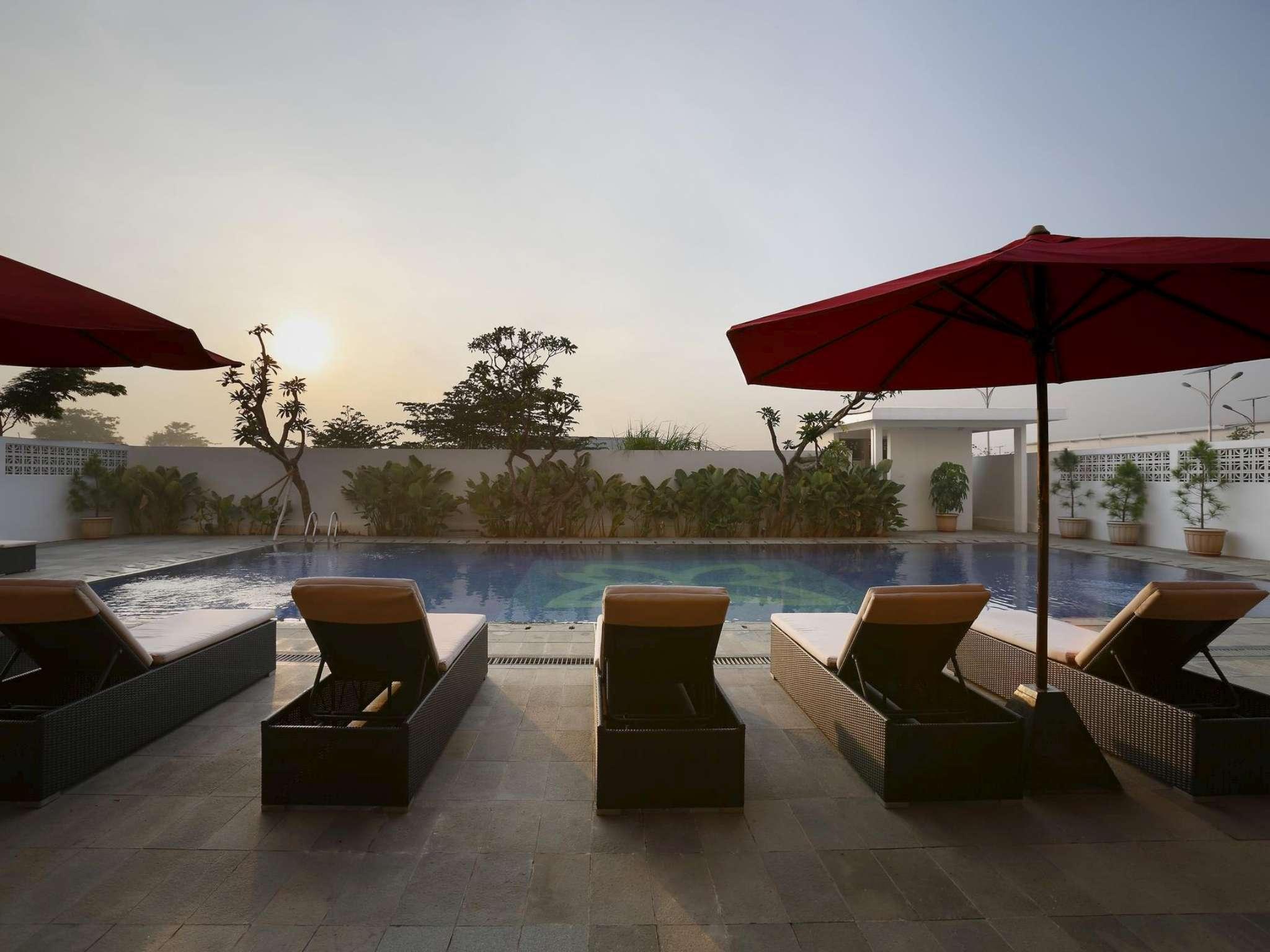 Batiqa Hotel & Apartments Karawang Eksteriør billede