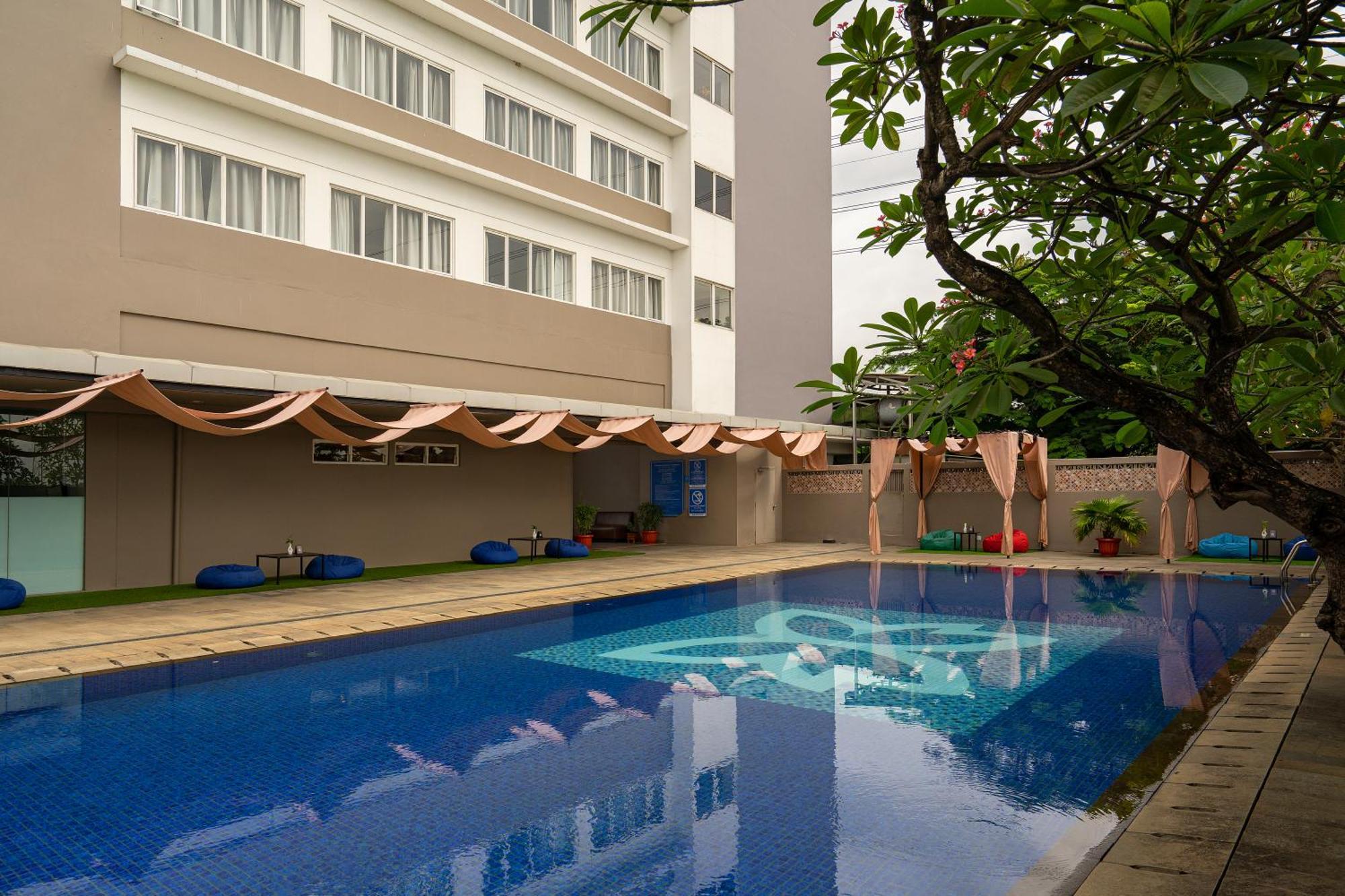 Batiqa Hotel & Apartments Karawang Eksteriør billede