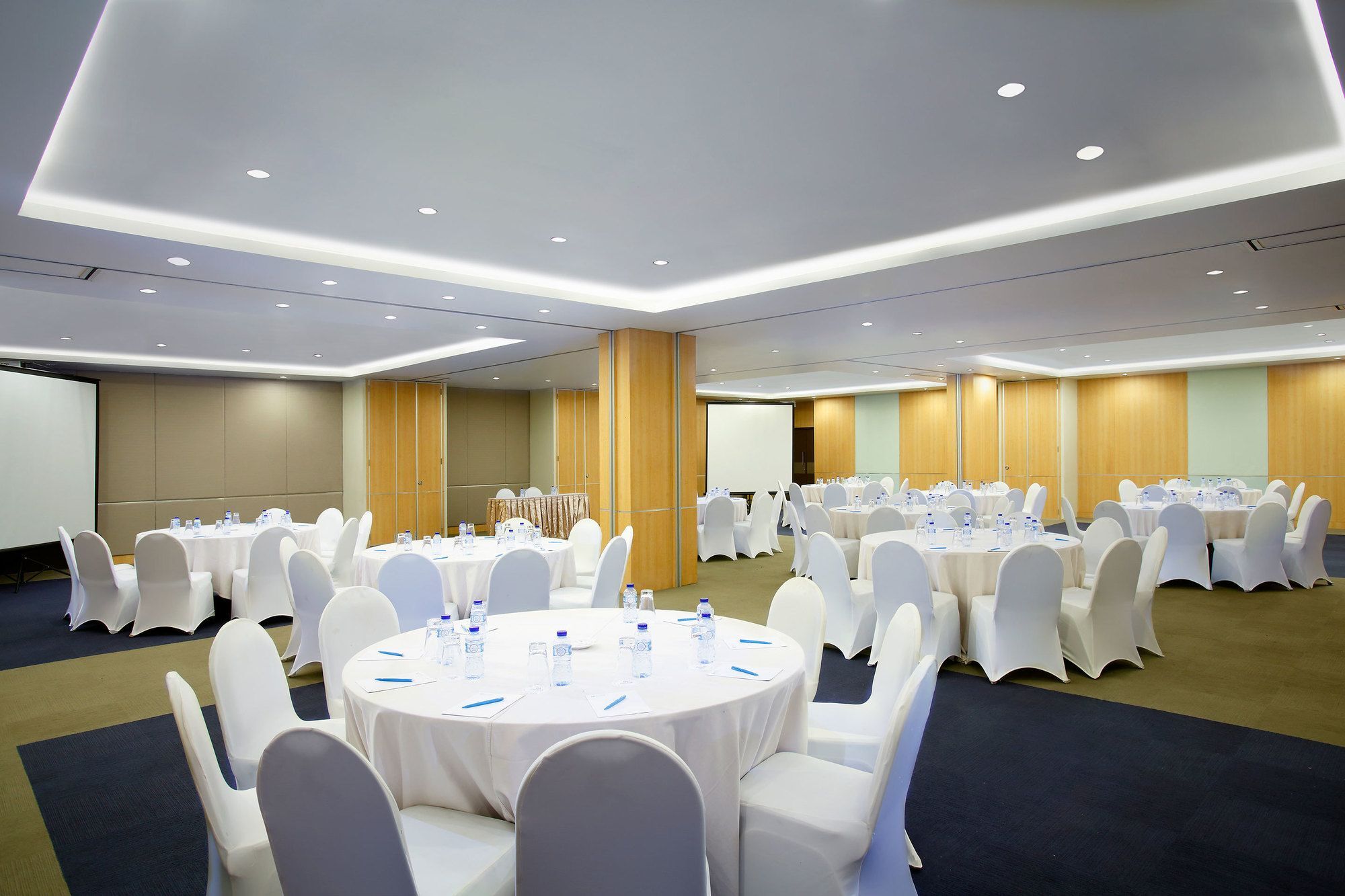 Batiqa Hotel & Apartments Karawang Eksteriør billede